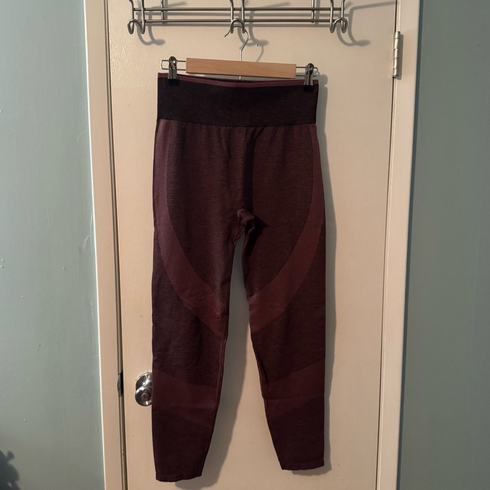 Victorias Secret Pink seamless contour legging in red size Large